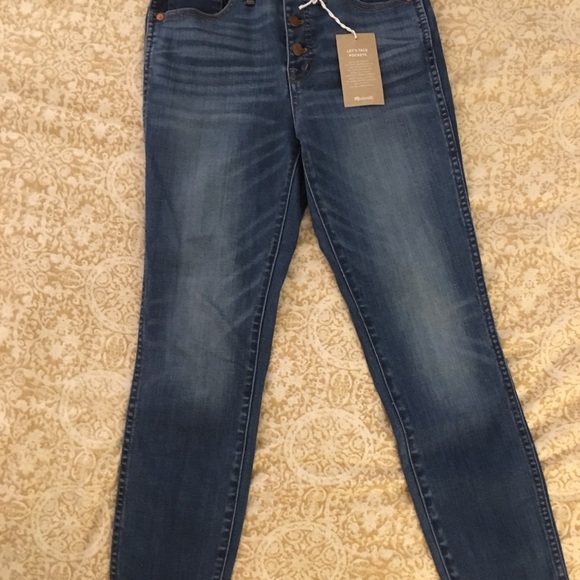 Madewell 10” High Rise Skinny Crop Button front - Picture 4 of 7